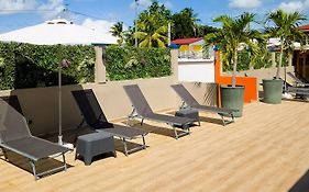 T2 Jacuzzis et piscine au centre ville de Port-Louis